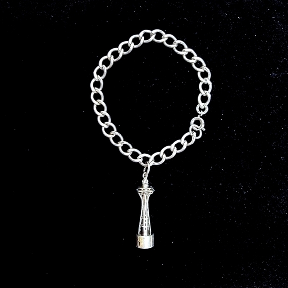Vintage Sterling Silver Charm Bracelet with Seattle Space Needle - Picture 1 of 5